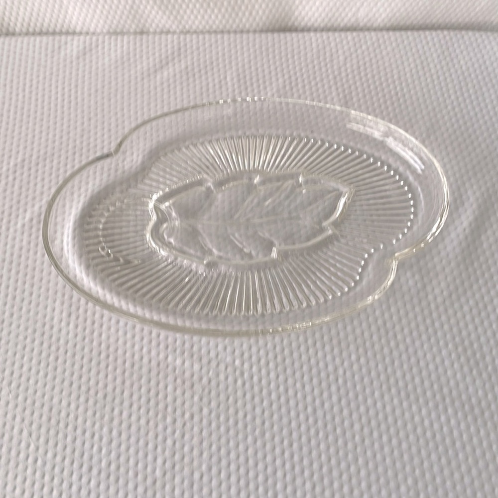 Vintage Federal Glass Crystal Leaf Design 10" Snack/Luncheon Plates.